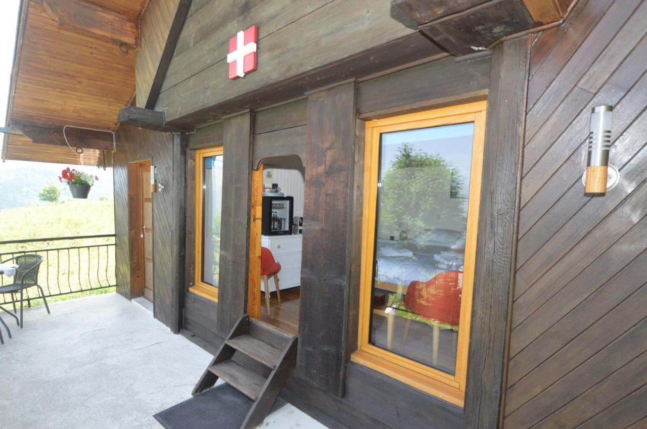 Le Petit Chalet-Leard Jarrier Exterior photo